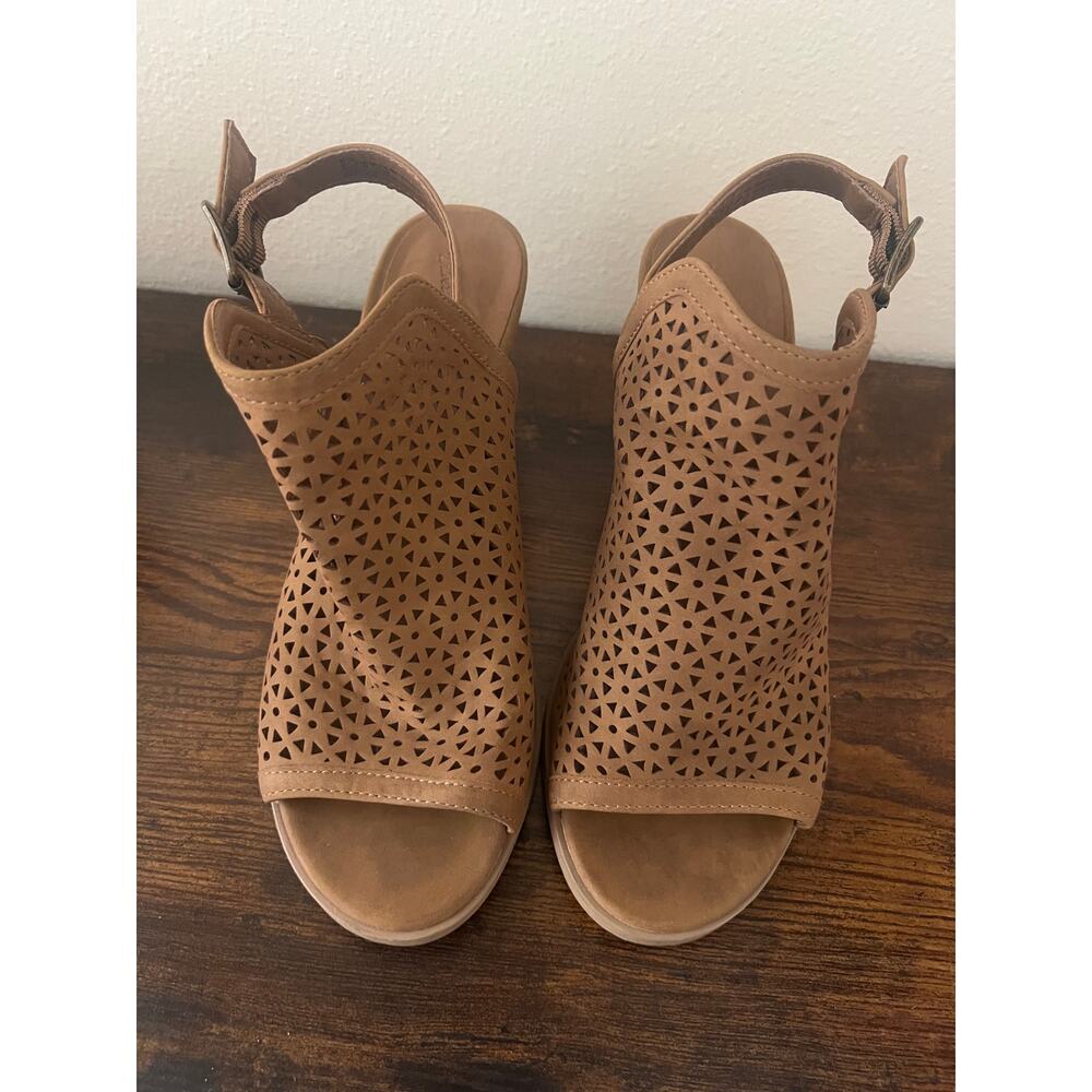 Universal Thread Perforated Block Heel Sandals - Size 8.5